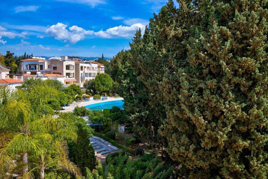 Апартаменты Penthouse Carina Пафос Экстерьер фото